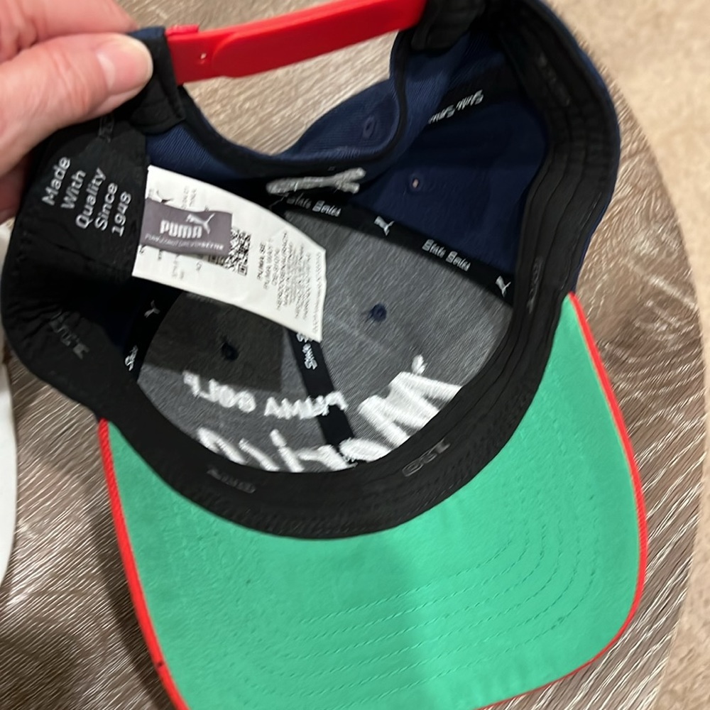 Assorted hats - Picture 5 of 7